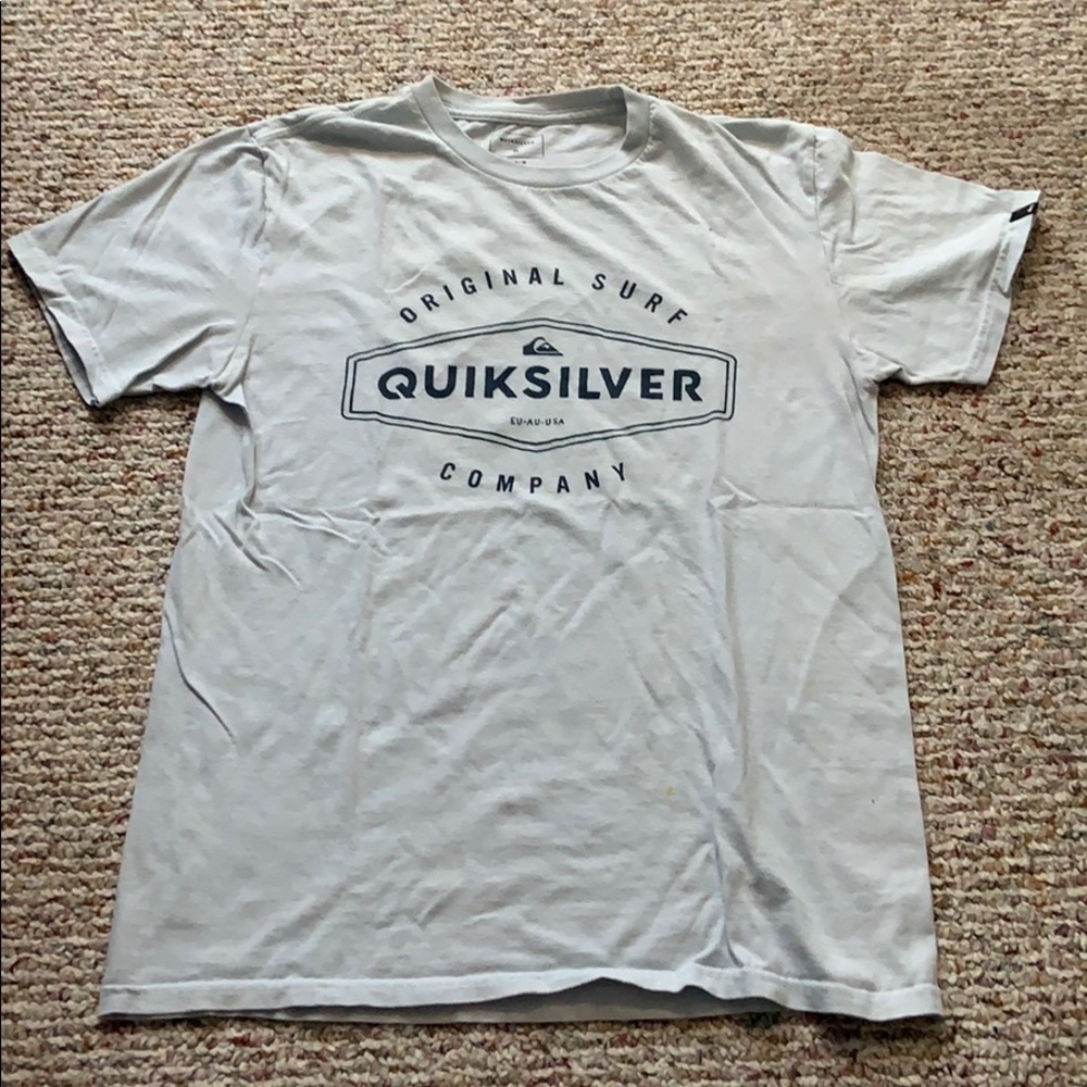 Quicksilver t-shirt